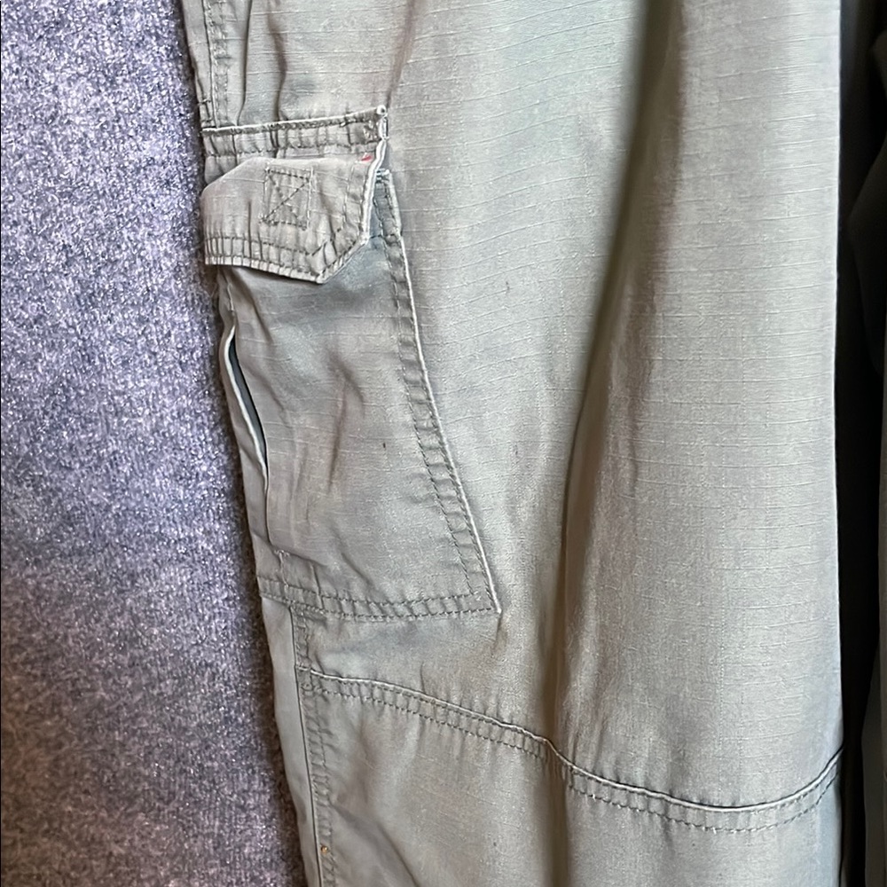 Rustic Ridge Olive Cargo Pants - Picture 4 of 10